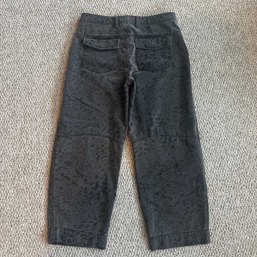 Kut from the Kloth Ashton Wide Leg Pants in Gray - Picture 3 of 7